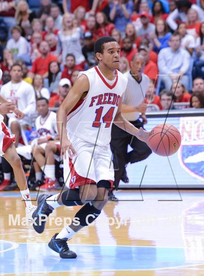 Thumbnail 3 in Hunt vs. Freedom (NCHSAA 3A Final) photogallery.