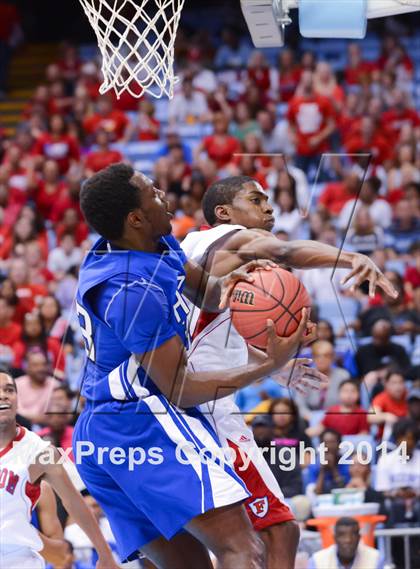 Thumbnail 3 in Hunt vs. Freedom (NCHSAA 3A Final) photogallery.