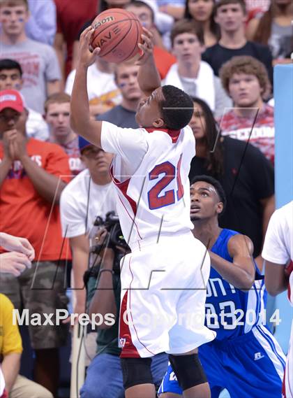 Thumbnail 3 in Hunt vs. Freedom (NCHSAA 3A Final) photogallery.