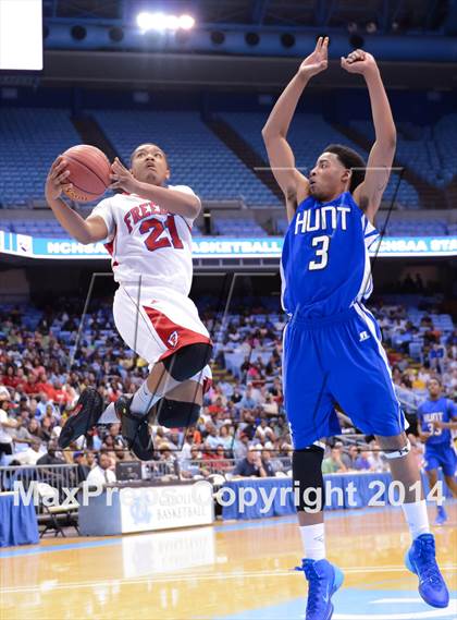 Thumbnail 3 in Hunt vs. Freedom (NCHSAA 3A Final) photogallery.