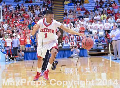 Thumbnail 3 in Hunt vs. Freedom (NCHSAA 3A Final) photogallery.