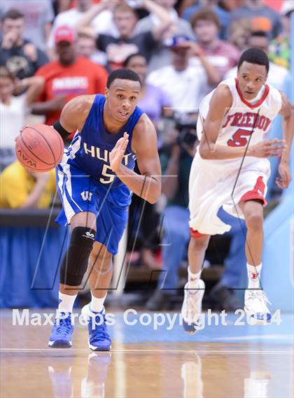 Thumbnail 3 in Hunt vs. Freedom (NCHSAA 3A Final) photogallery.