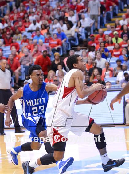 Thumbnail 3 in Hunt vs. Freedom (NCHSAA 3A Final) photogallery.