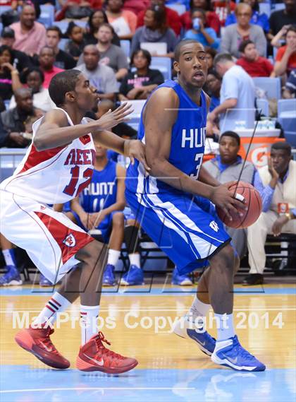 Thumbnail 1 in Hunt vs. Freedom (NCHSAA 3A Final) photogallery.