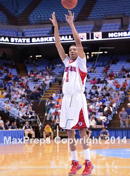 Thumbnail 3 in Hunt vs. Freedom (NCHSAA 3A Final) photogallery.