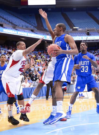 Thumbnail 2 in Hunt vs. Freedom (NCHSAA 3A Final) photogallery.