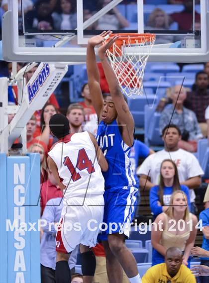 Thumbnail 1 in Hunt vs. Freedom (NCHSAA 3A Final) photogallery.