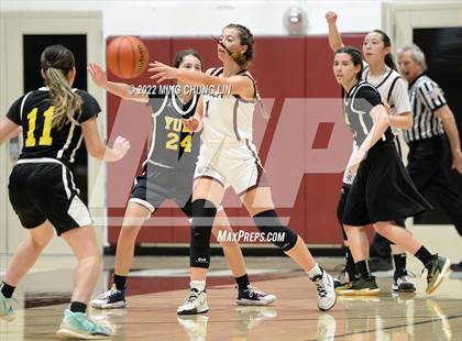 Thumbnail 2 in Yeshiva University of Los Angeles (YULA) @ Laguna Beach (CIF SS D5AA Quarterfinal) photogallery.