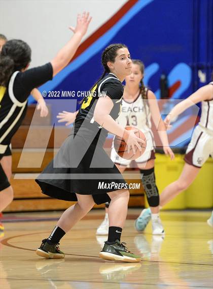 Thumbnail 3 in Yeshiva University of Los Angeles (YULA) @ Laguna Beach (CIF SS D5AA Quarterfinal) photogallery.