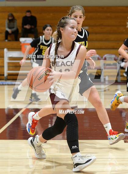 Thumbnail 3 in Yeshiva University of Los Angeles (YULA) @ Laguna Beach (CIF SS D5AA Quarterfinal) photogallery.