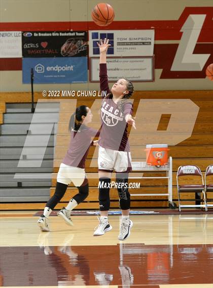 Thumbnail 1 in Yeshiva University of Los Angeles (YULA) @ Laguna Beach (CIF SS D5AA Quarterfinal) photogallery.