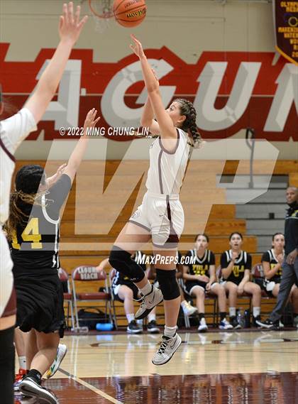 Thumbnail 2 in Yeshiva University of Los Angeles (YULA) @ Laguna Beach (CIF SS D5AA Quarterfinal) photogallery.