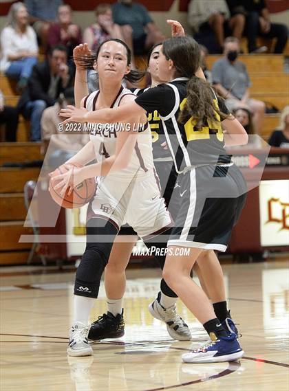 Thumbnail 3 in Yeshiva University of Los Angeles (YULA) @ Laguna Beach (CIF SS D5AA Quarterfinal) photogallery.