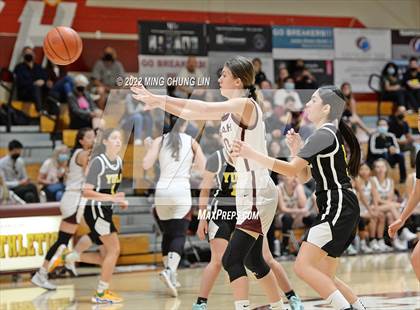 Thumbnail 2 in Yeshiva University of Los Angeles (YULA) @ Laguna Beach (CIF SS D5AA Quarterfinal) photogallery.