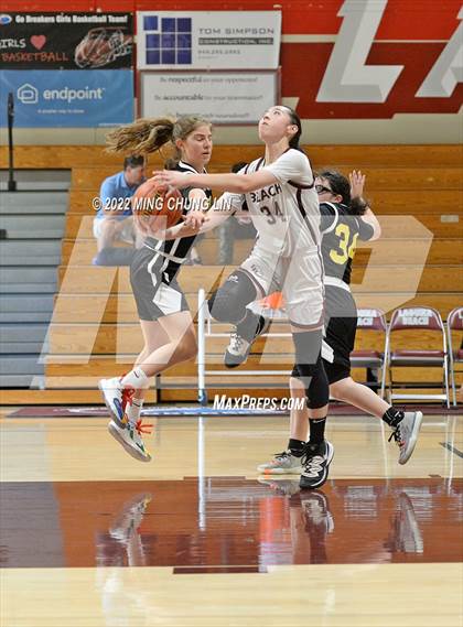 Thumbnail 2 in Yeshiva University of Los Angeles (YULA) @ Laguna Beach (CIF SS D5AA Quarterfinal) photogallery.