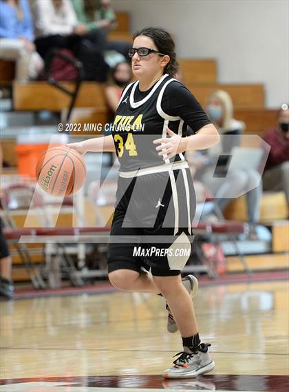 Thumbnail 3 in Yeshiva University of Los Angeles (YULA) @ Laguna Beach (CIF SS D5AA Quarterfinal) photogallery.
