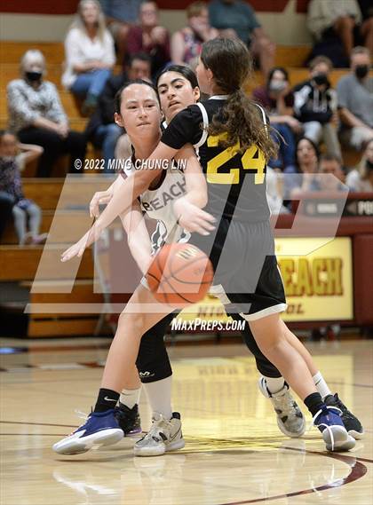 Thumbnail 2 in Yeshiva University of Los Angeles (YULA) @ Laguna Beach (CIF SS D5AA Quarterfinal) photogallery.