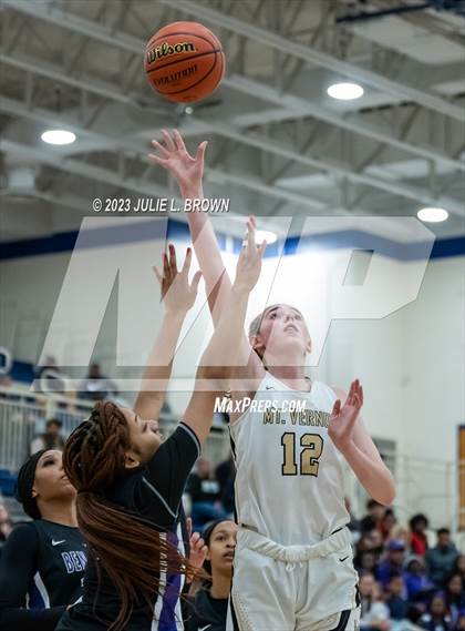 Thumbnail 1 in Ben Davis vs. Mt. Vernon (IHSAA 4A Regional 6 Championship) photogallery.