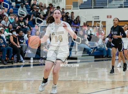 Thumbnail 3 in Ben Davis vs. Mt. Vernon (IHSAA 4A Regional 6 Championship) photogallery.