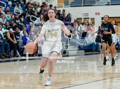 Thumbnail 2 in Ben Davis vs. Mt. Vernon (IHSAA 4A Regional 6 Championship) photogallery.