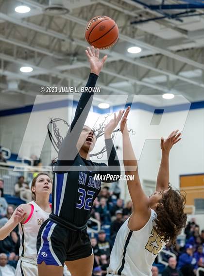 Thumbnail 3 in Ben Davis vs. Mt. Vernon (IHSAA 4A Regional 6 Championship) photogallery.