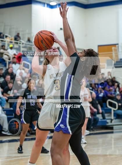 Thumbnail 1 in Ben Davis vs. Mt. Vernon (IHSAA 4A Regional 6 Championship) photogallery.