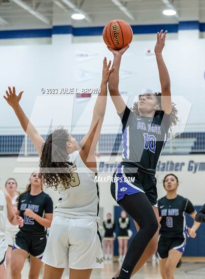 Thumbnail 1 in Ben Davis vs. Mt. Vernon (IHSAA 4A Regional 6 Championship) photogallery.