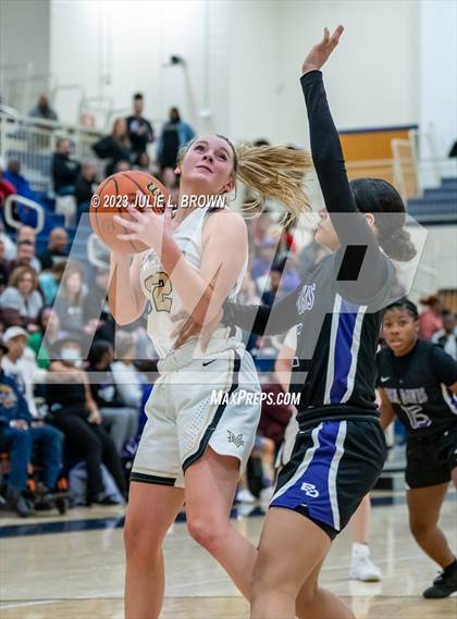 Thumbnail 1 in Ben Davis vs. Mt. Vernon (IHSAA 4A Regional 6 Championship) photogallery.