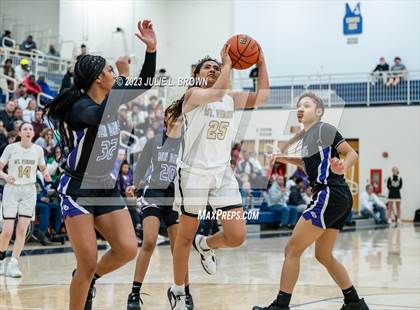 Thumbnail 2 in Ben Davis vs. Mt. Vernon (IHSAA 4A Regional 6 Championship) photogallery.