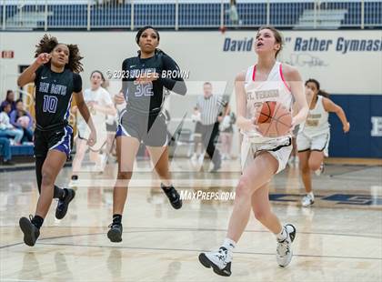 Thumbnail 1 in Ben Davis vs. Mt. Vernon (IHSAA 4A Regional 6 Championship) photogallery.