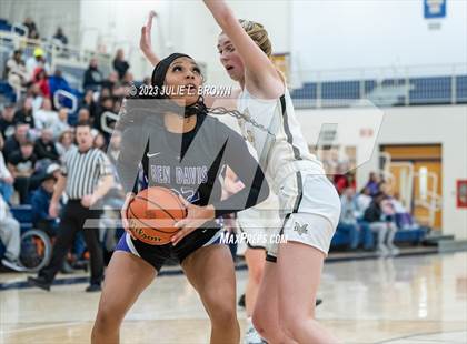 Thumbnail 3 in Ben Davis vs. Mt. Vernon (IHSAA 4A Regional 6 Championship) photogallery.