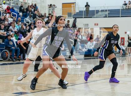 Thumbnail 3 in Ben Davis vs. Mt. Vernon (IHSAA 4A Regional 6 Championship) photogallery.