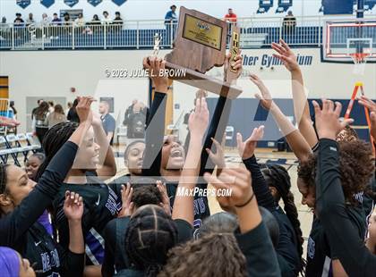 Thumbnail 2 in Ben Davis vs. Mt. Vernon (IHSAA 4A Regional 6 Championship) photogallery.