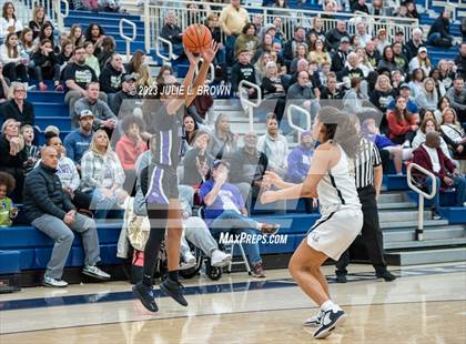 Thumbnail 3 in Ben Davis vs. Mt. Vernon (IHSAA 4A Regional 6 Championship) photogallery.