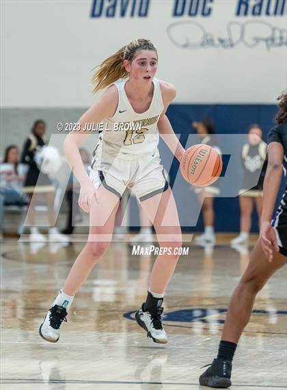 Thumbnail 2 in Ben Davis vs. Mt. Vernon (IHSAA 4A Regional 6 Championship) photogallery.