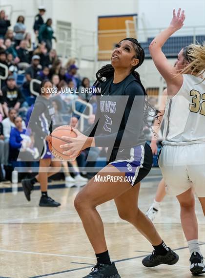 Thumbnail 2 in Ben Davis vs. Mt. Vernon (IHSAA 4A Regional 6 Championship) photogallery.