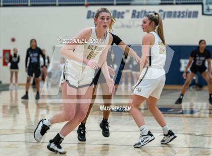 Thumbnail 3 in Ben Davis vs. Mt. Vernon (IHSAA 4A Regional 6 Championship) photogallery.