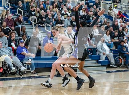 Thumbnail 1 in Ben Davis vs. Mt. Vernon (IHSAA 4A Regional 6 Championship) photogallery.