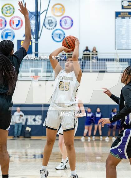 Thumbnail 3 in Ben Davis vs. Mt. Vernon (IHSAA 4A Regional 6 Championship) photogallery.