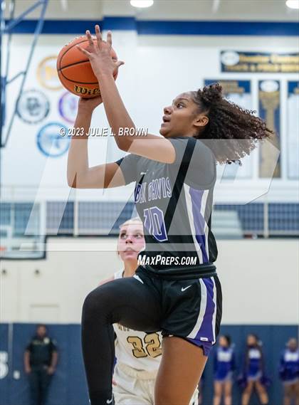 Thumbnail 1 in Ben Davis vs. Mt. Vernon (IHSAA 4A Regional 6 Championship) photogallery.