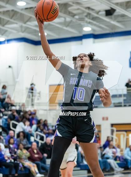 Thumbnail 1 in Ben Davis vs. Mt. Vernon (IHSAA 4A Regional 6 Championship) photogallery.