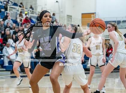 Thumbnail 3 in Ben Davis vs. Mt. Vernon (IHSAA 4A Regional 6 Championship) photogallery.