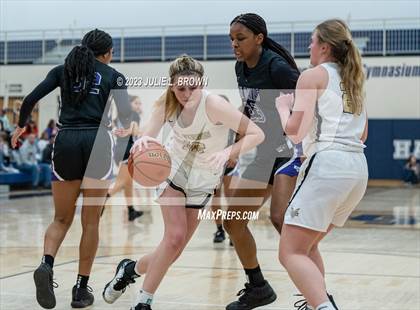 Thumbnail 2 in Ben Davis vs. Mt. Vernon (IHSAA 4A Regional 6 Championship) photogallery.