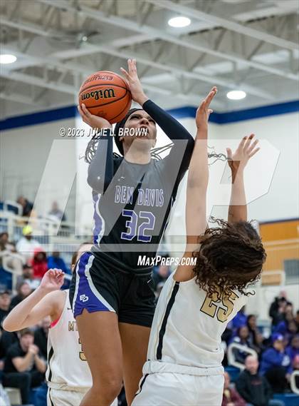 Thumbnail 3 in Ben Davis vs. Mt. Vernon (IHSAA 4A Regional 6 Championship) photogallery.