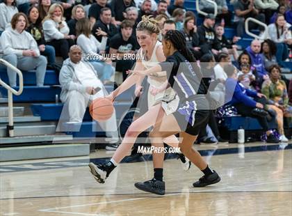 Thumbnail 3 in Ben Davis vs. Mt. Vernon (IHSAA 4A Regional 6 Championship) photogallery.