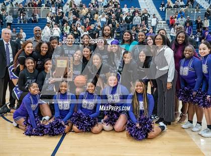 Thumbnail 2 in Ben Davis vs. Mt. Vernon (IHSAA 4A Regional 6 Championship) photogallery.