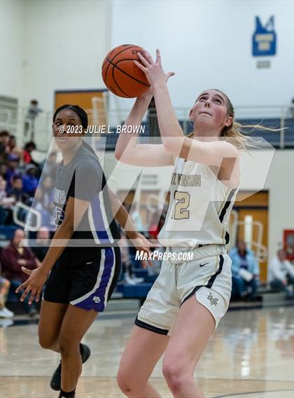 Thumbnail 2 in Ben Davis vs. Mt. Vernon (IHSAA 4A Regional 6 Championship) photogallery.