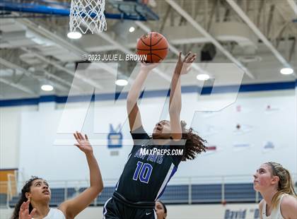 Thumbnail 1 in Ben Davis vs. Mt. Vernon (IHSAA 4A Regional 6 Championship) photogallery.