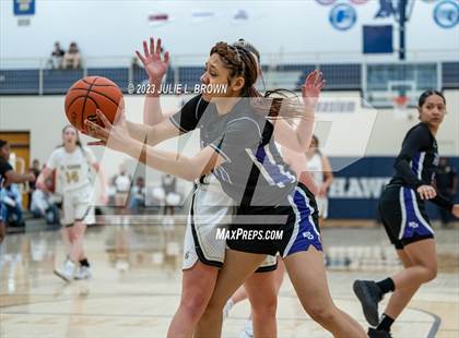 Thumbnail 2 in Ben Davis vs. Mt. Vernon (IHSAA 4A Regional 6 Championship) photogallery.