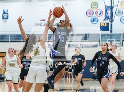 Thumbnail 2 in Ben Davis vs. Mt. Vernon (IHSAA 4A Regional 6 Championship) photogallery.